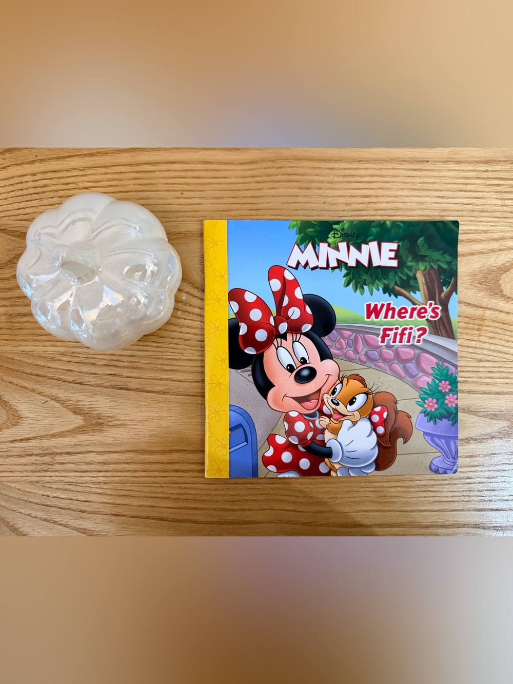 🌿10/$25 • Disney Minnie Where’s Fifi? Paperback